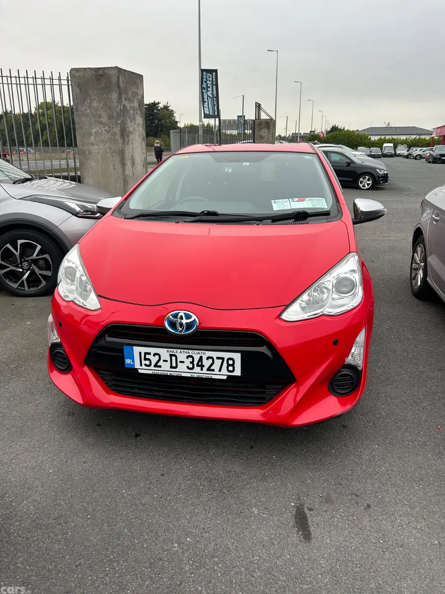Toyota Aqua Hatchback, Petrol Hybrid, 2015, White