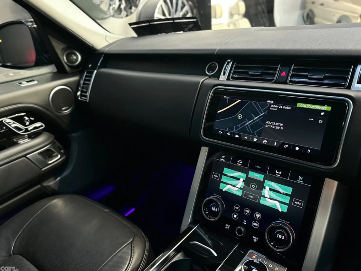 Land Rover Range Rover SUV, Petrol Plug-in Hybrid, 2020, Black
