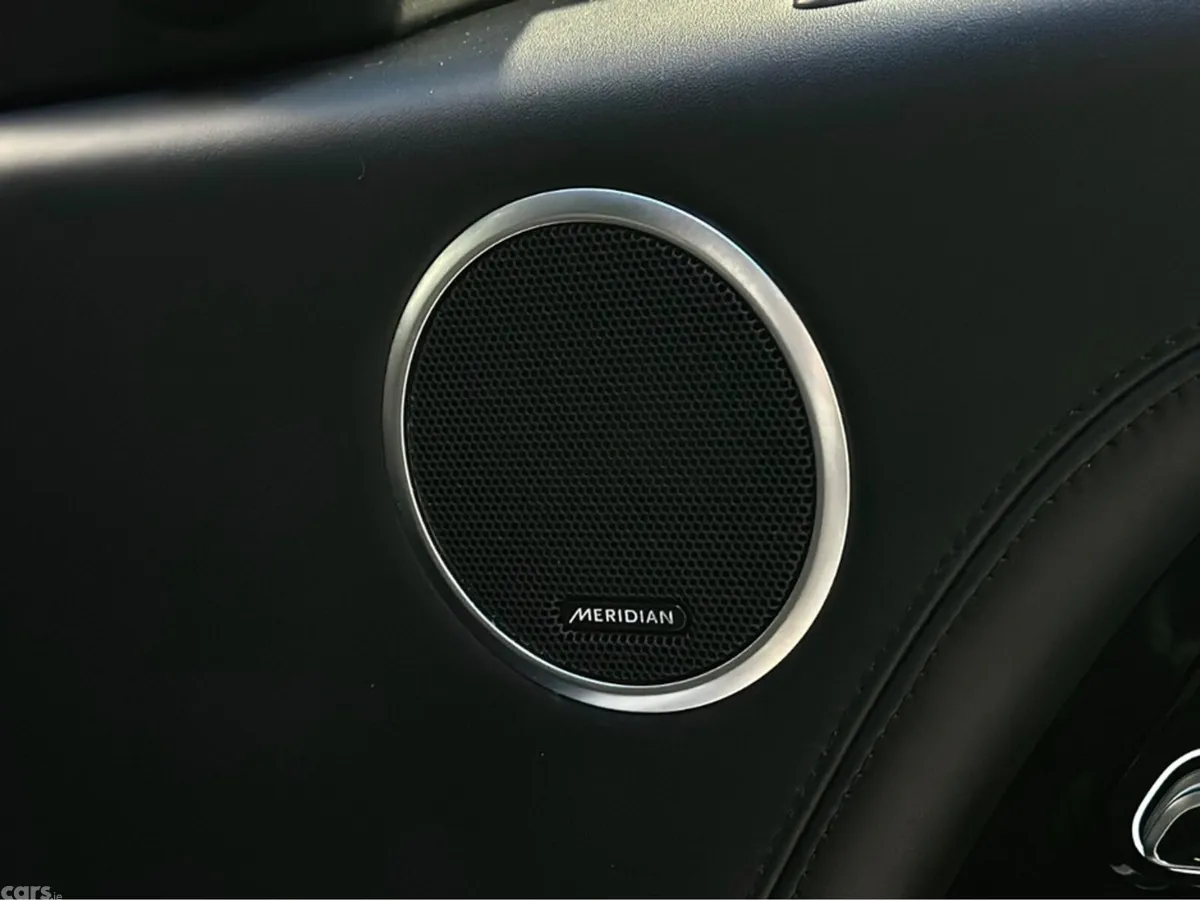 Land Rover Range Rover SUV, Petrol Plug-in Hybrid, 2020, Black
