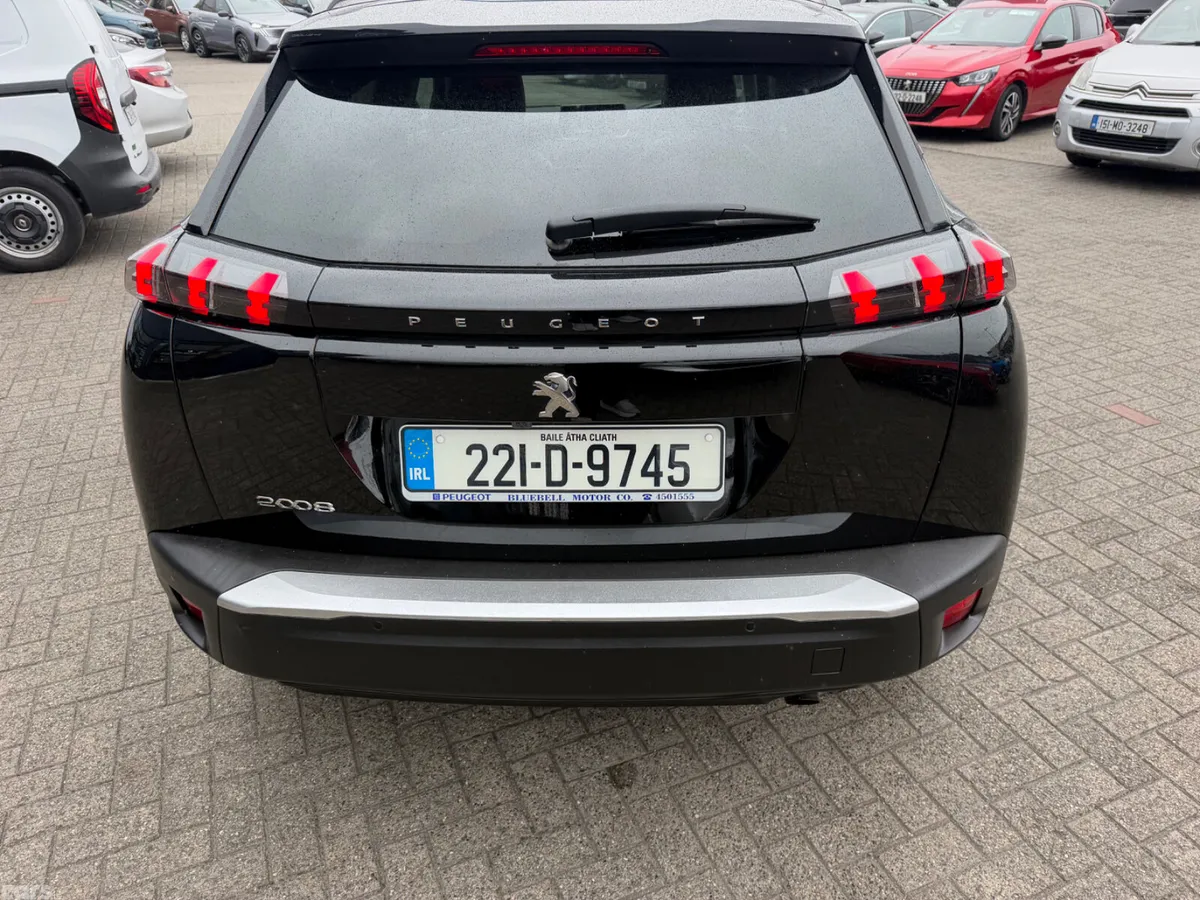 Peugeot 2008 MPV, Petrol, 2022, Black