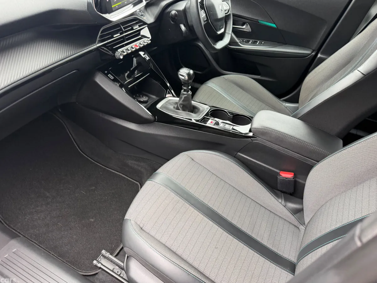 Peugeot 2008 MPV, Petrol, 2022, Black