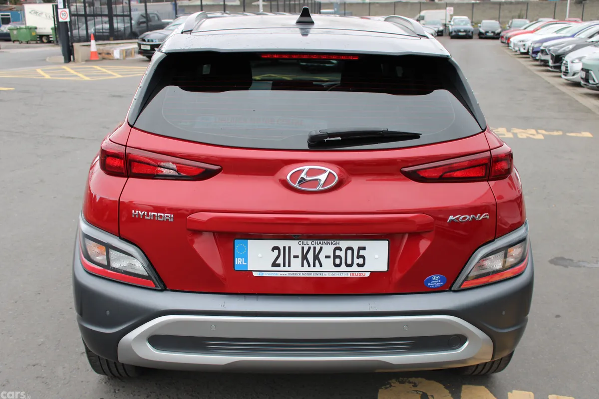 Hyundai KONA MPV, Diesel, 2021, Red