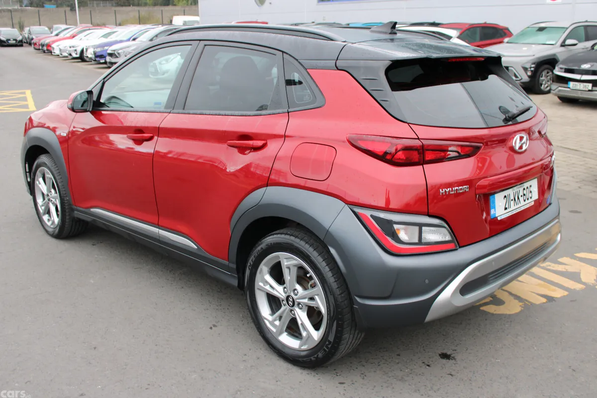 Hyundai KONA MPV, Diesel, 2021, Red