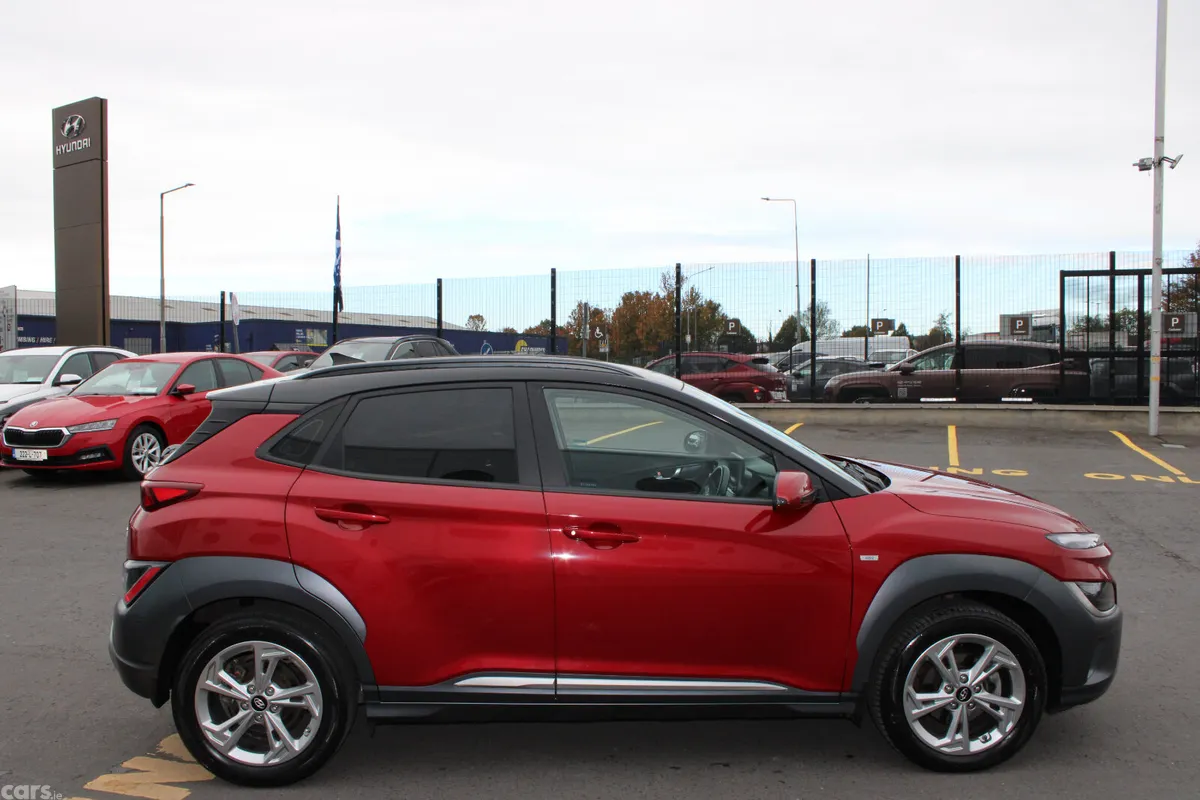 Hyundai KONA MPV, Diesel, 2021, Red