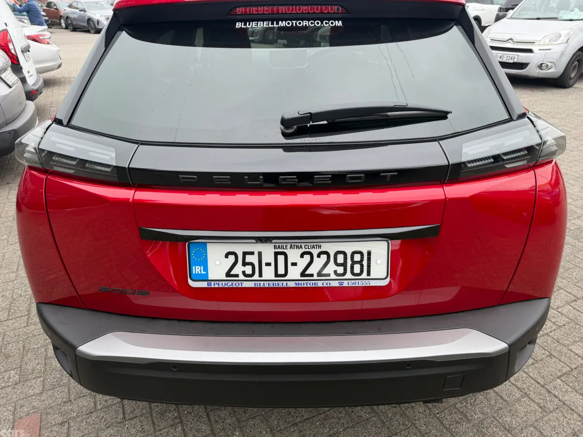Peugeot 2008 MPV, Petrol, 2025, Red