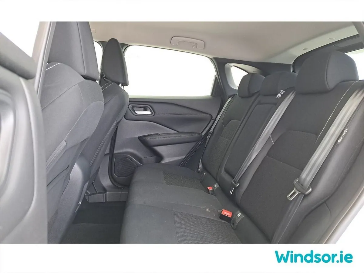 Nissan Qashqai SUV, Petrol Hybrid, 2024, White
