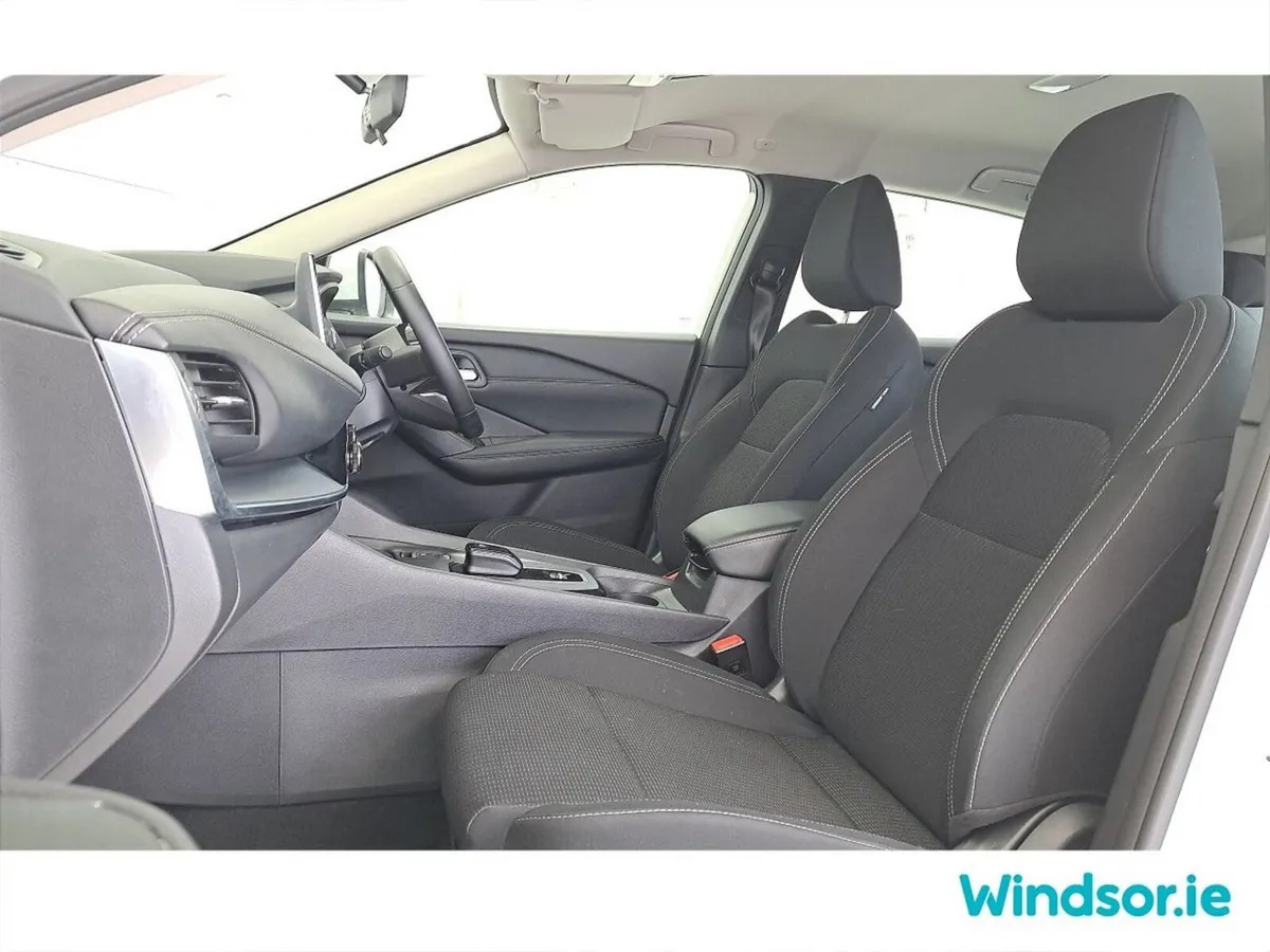 Nissan Qashqai SUV, Petrol Hybrid, 2024, White