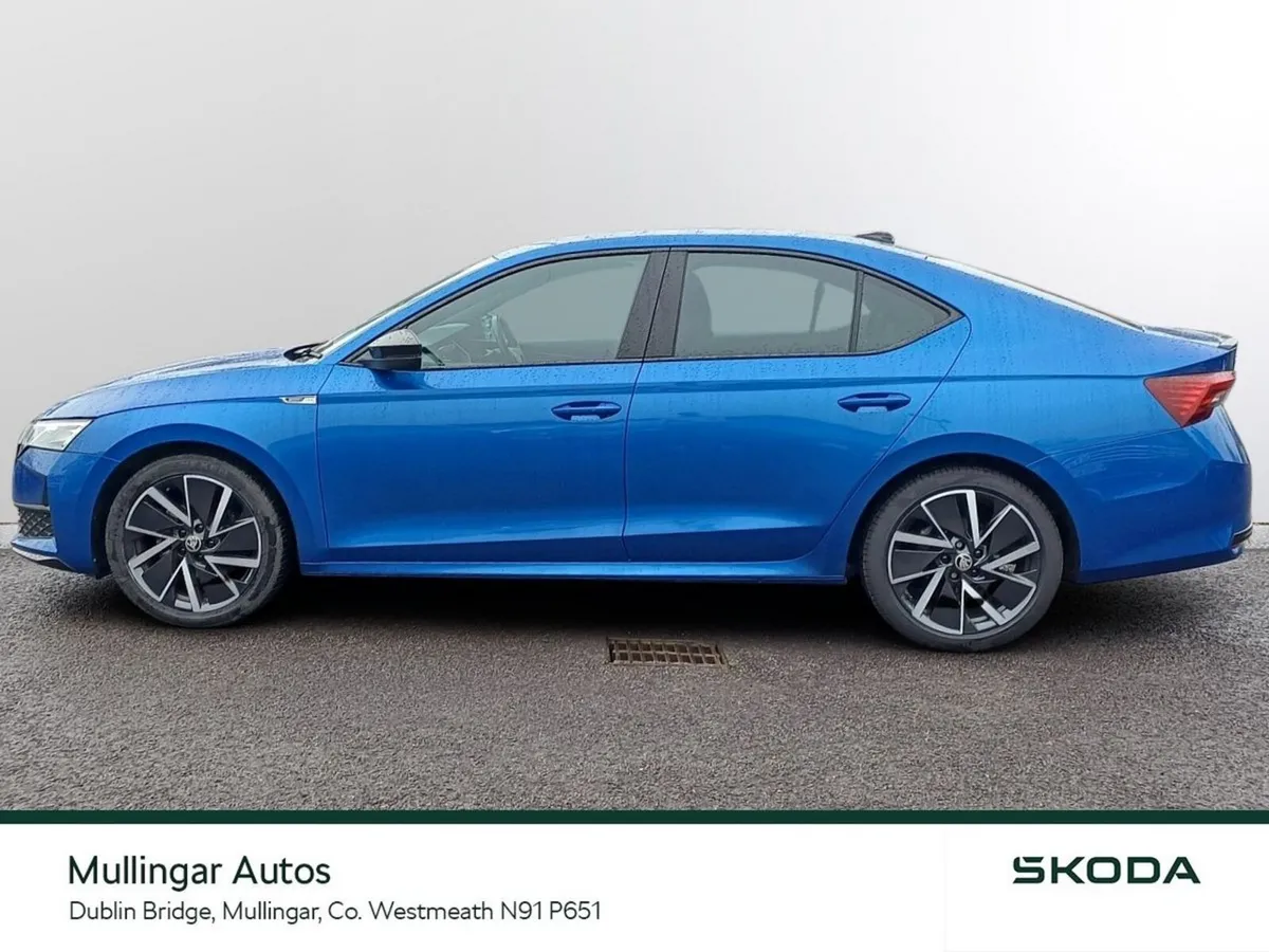 Skoda Octavia Saloon, Diesel, 2025, Blue