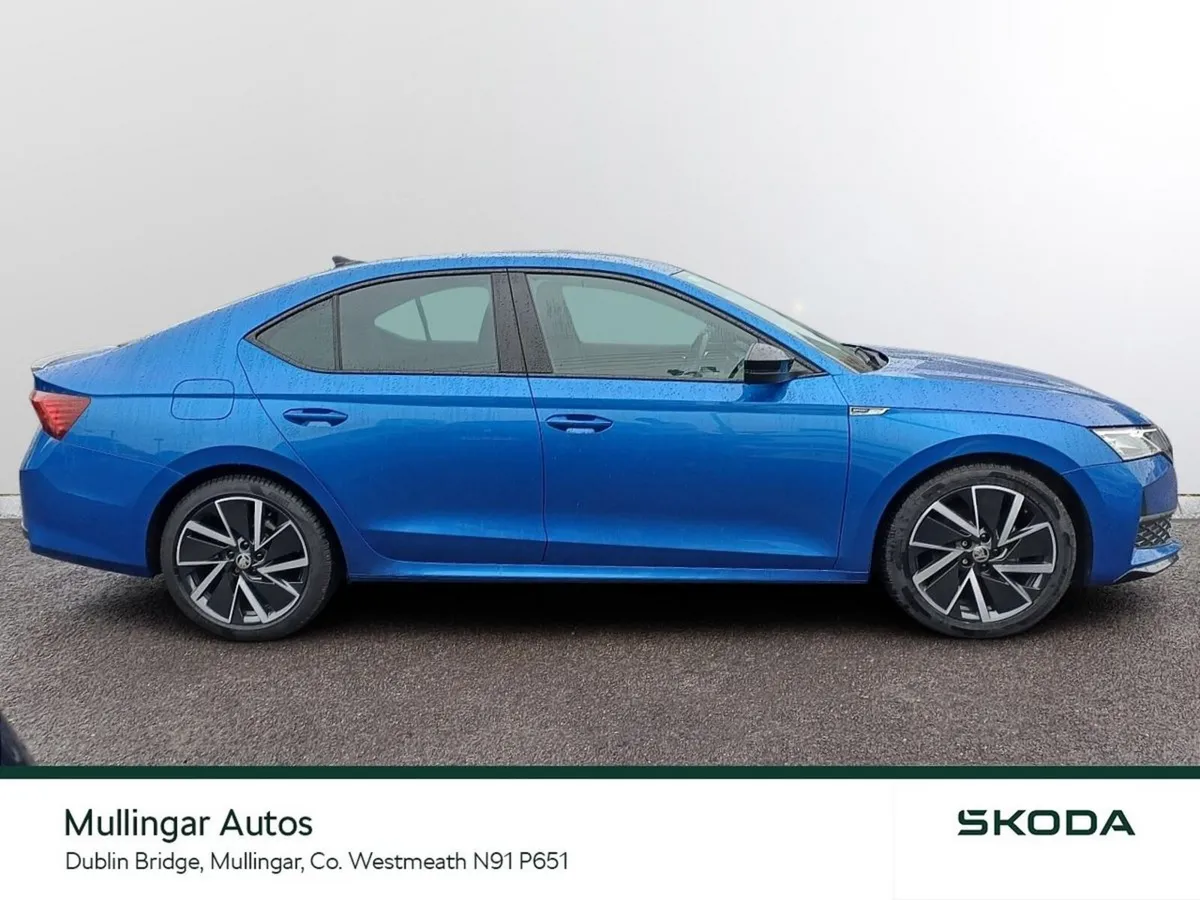 Skoda Octavia Saloon, Diesel, 2025, Blue
