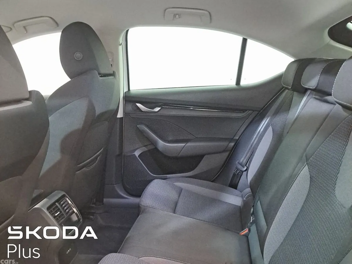 Skoda Octavia Saloon, Diesel, 2026, White