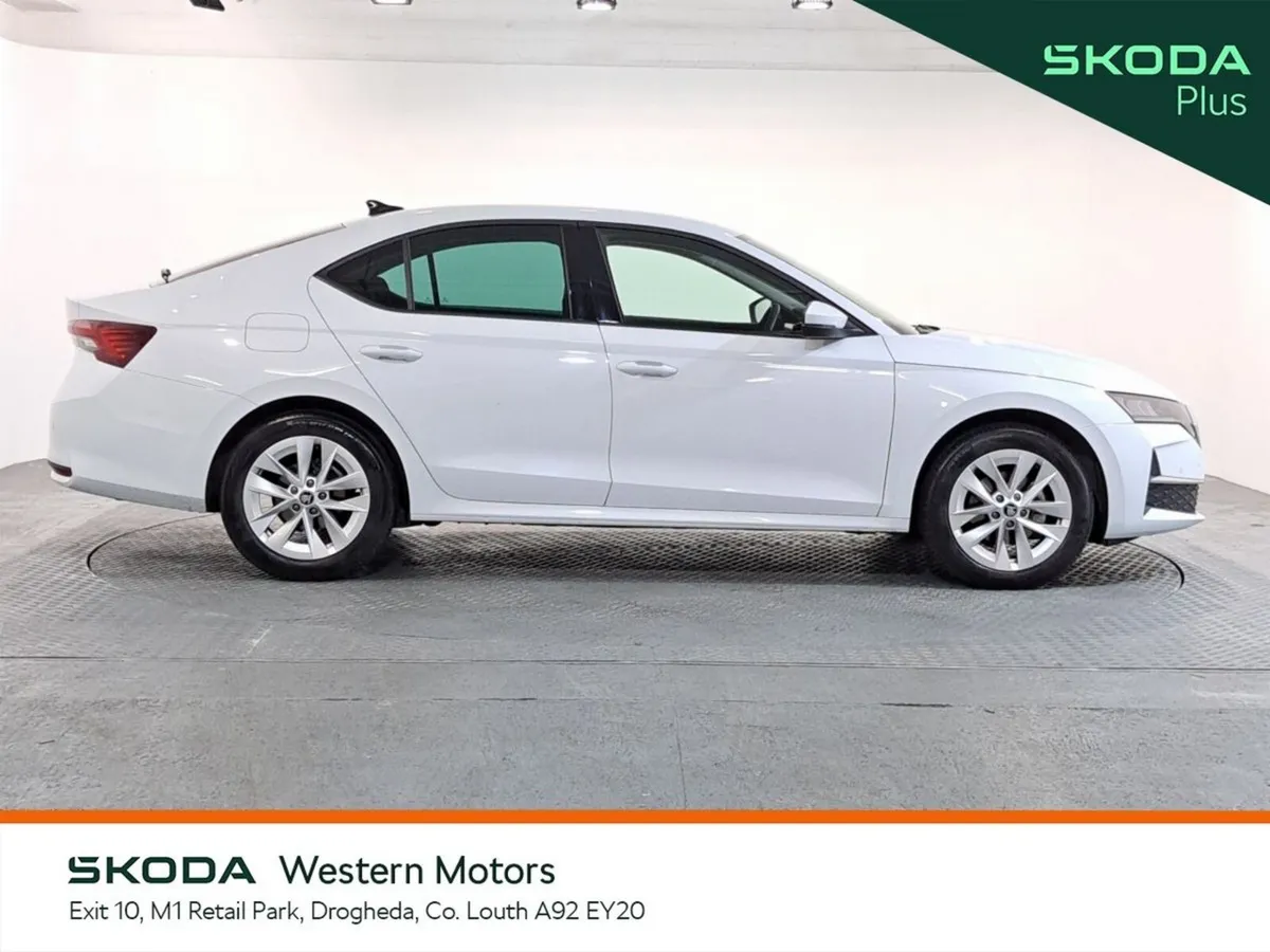Skoda Octavia Saloon, Diesel, 2026, White