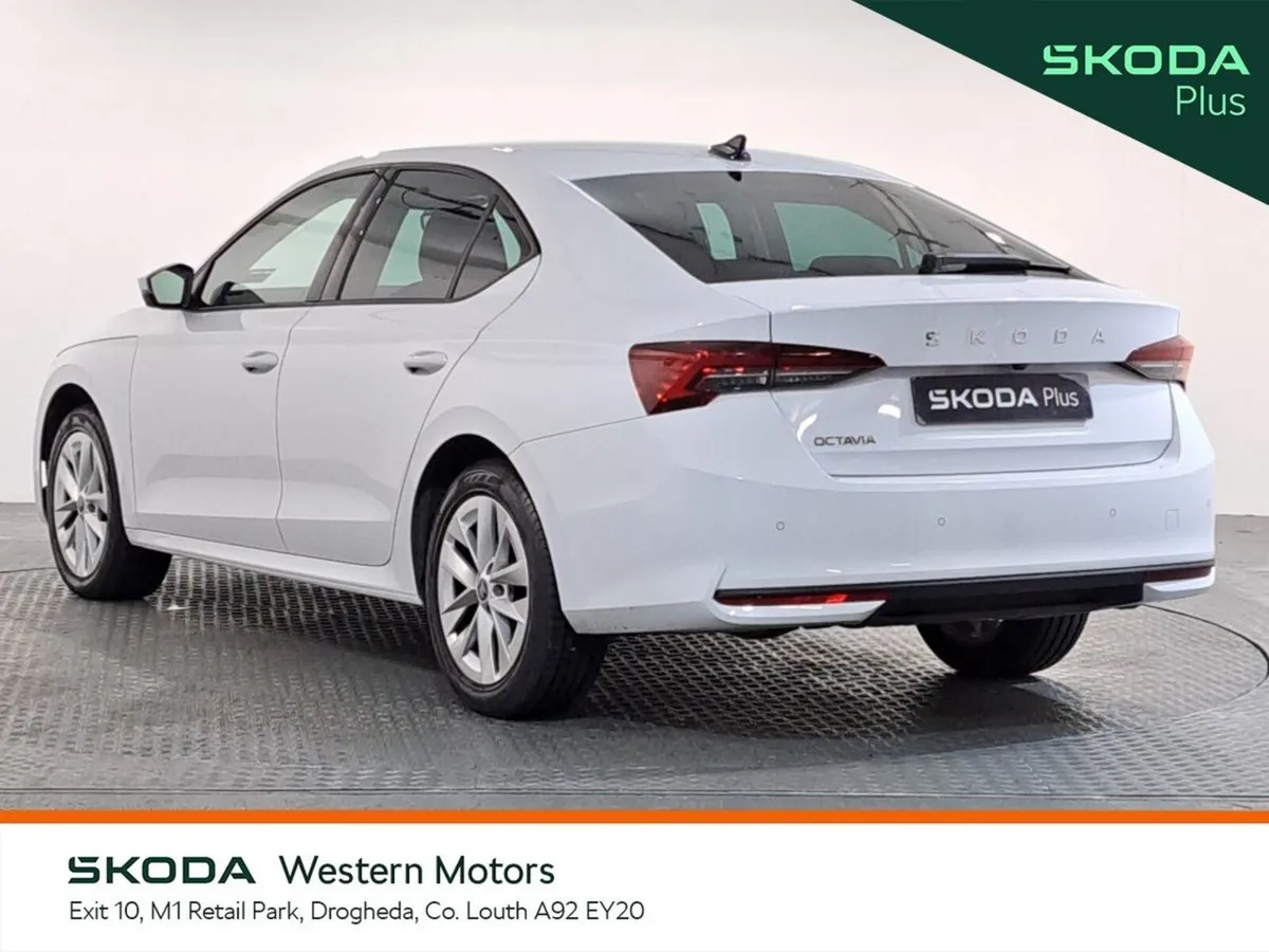 Skoda Octavia Saloon, Diesel, 2026, White
