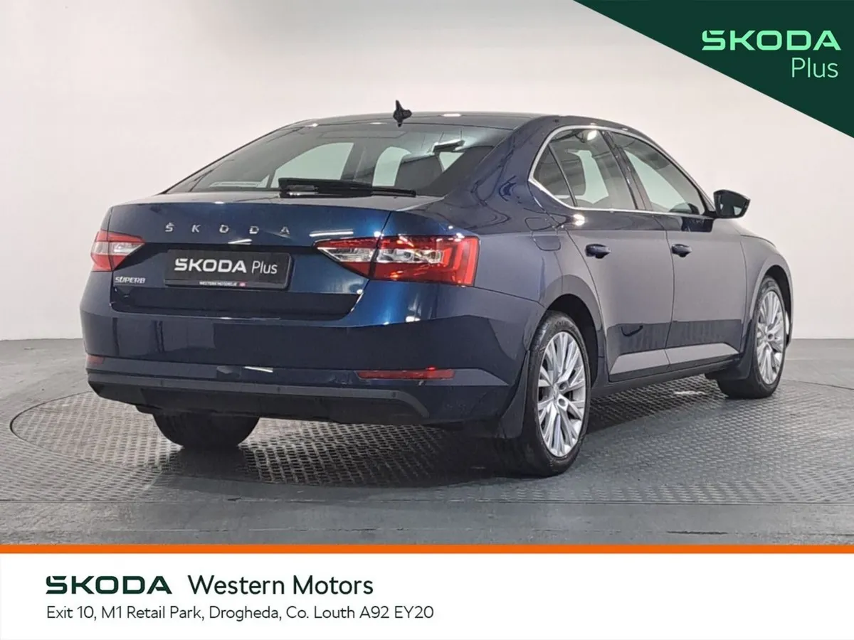 Skoda Superb Saloon, Diesel, 2023, Blue