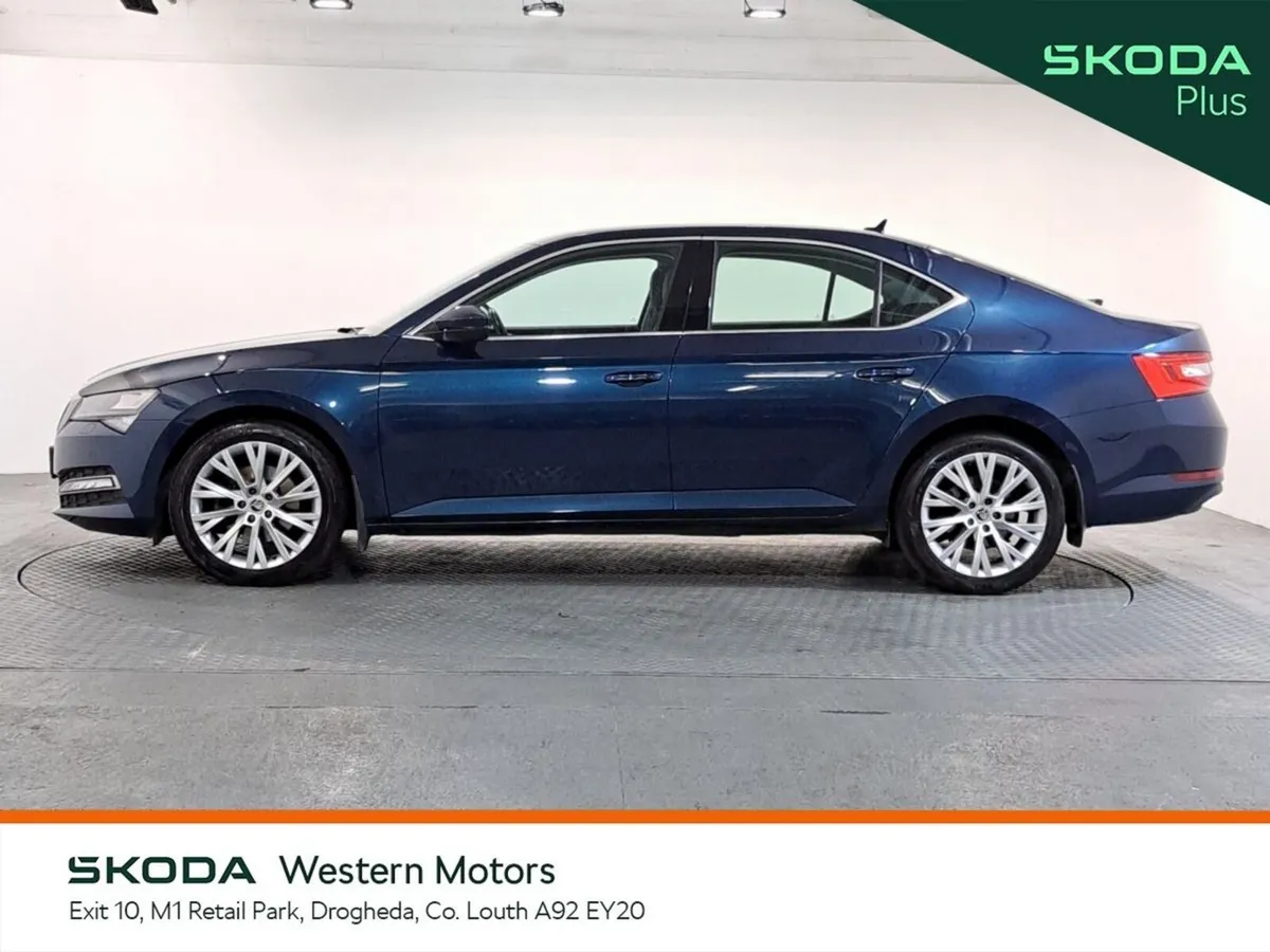 Skoda Superb Saloon, Diesel, 2023, Blue
