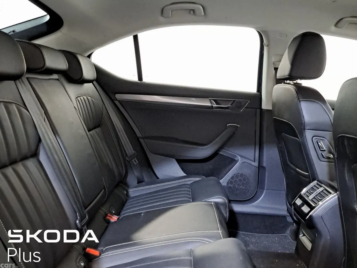 Skoda Superb Saloon, Diesel, 2023, Blue