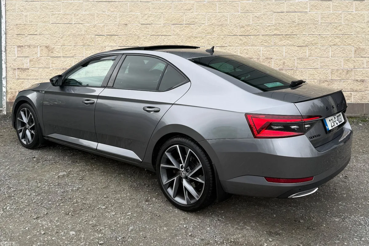Skoda Superb Saloon, Diesel, 2023, Grey