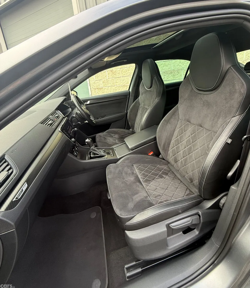 Skoda Superb Saloon, Diesel, 2023, Grey