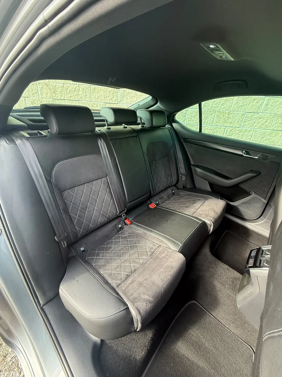 Skoda Superb Saloon, Diesel, 2023, Grey