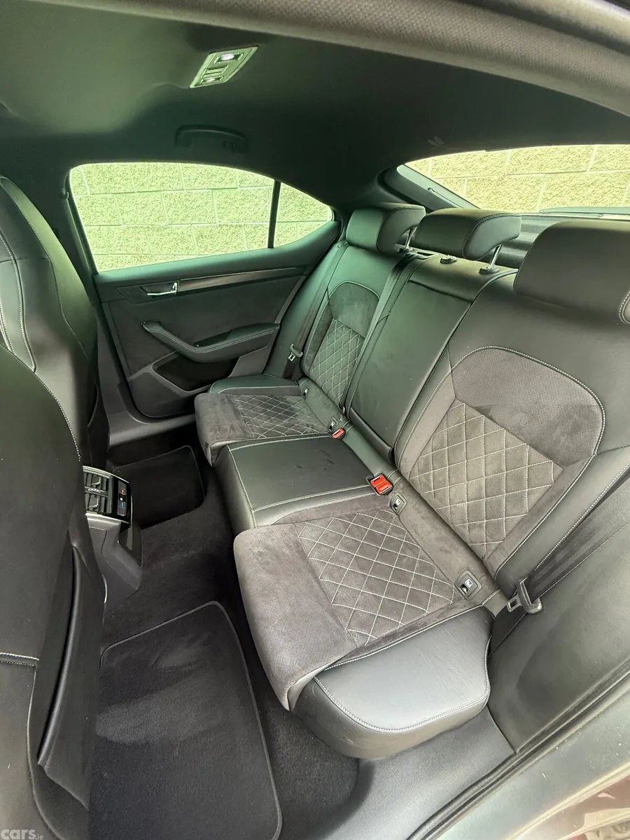 Skoda Superb Saloon, Diesel, 2023, Grey