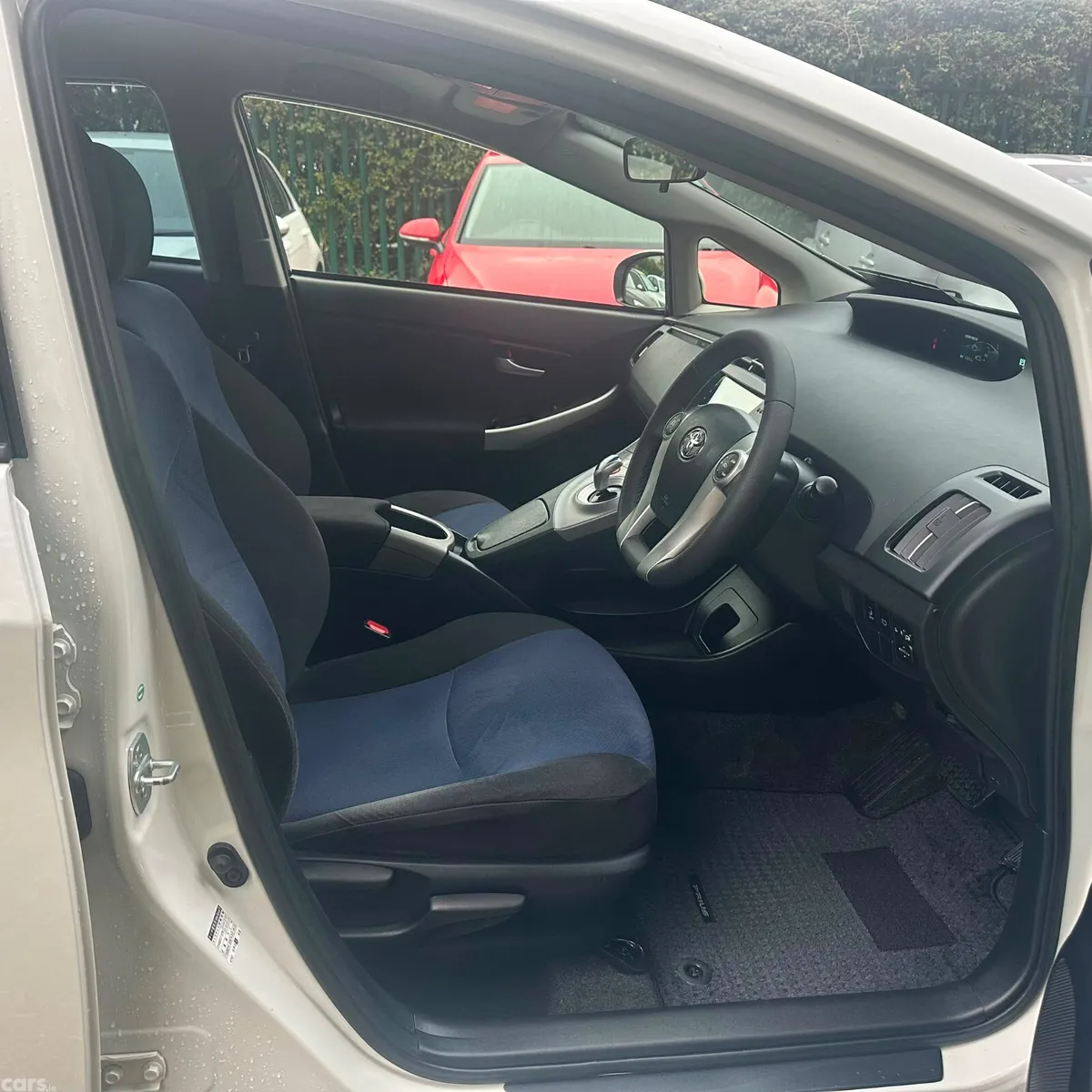 Toyota Prius Hatchback, Petrol Hybrid, 2015, White