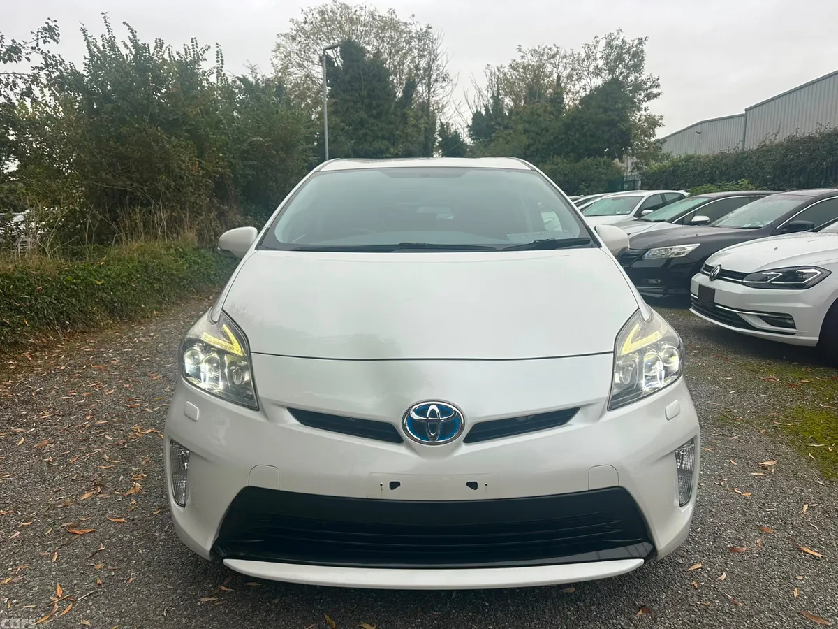 Toyota Prius Hatchback, Petrol Hybrid, 2015, White