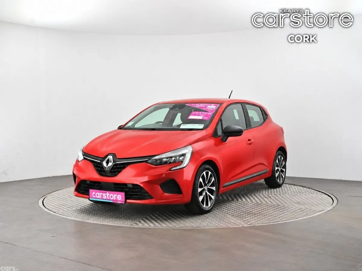 Renault Clio Hatchback, Petrol, 2023, Red