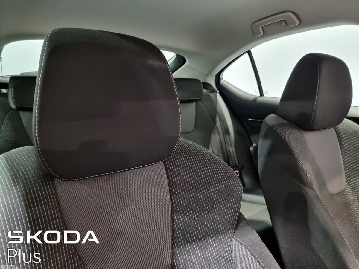 Skoda Octavia Saloon, Petrol, 2026, Grey