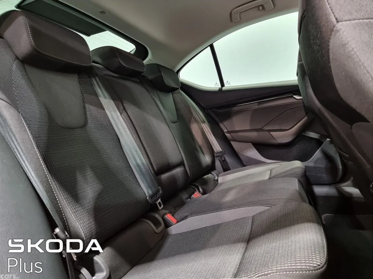 Skoda Octavia Saloon, Petrol, 2026, Grey