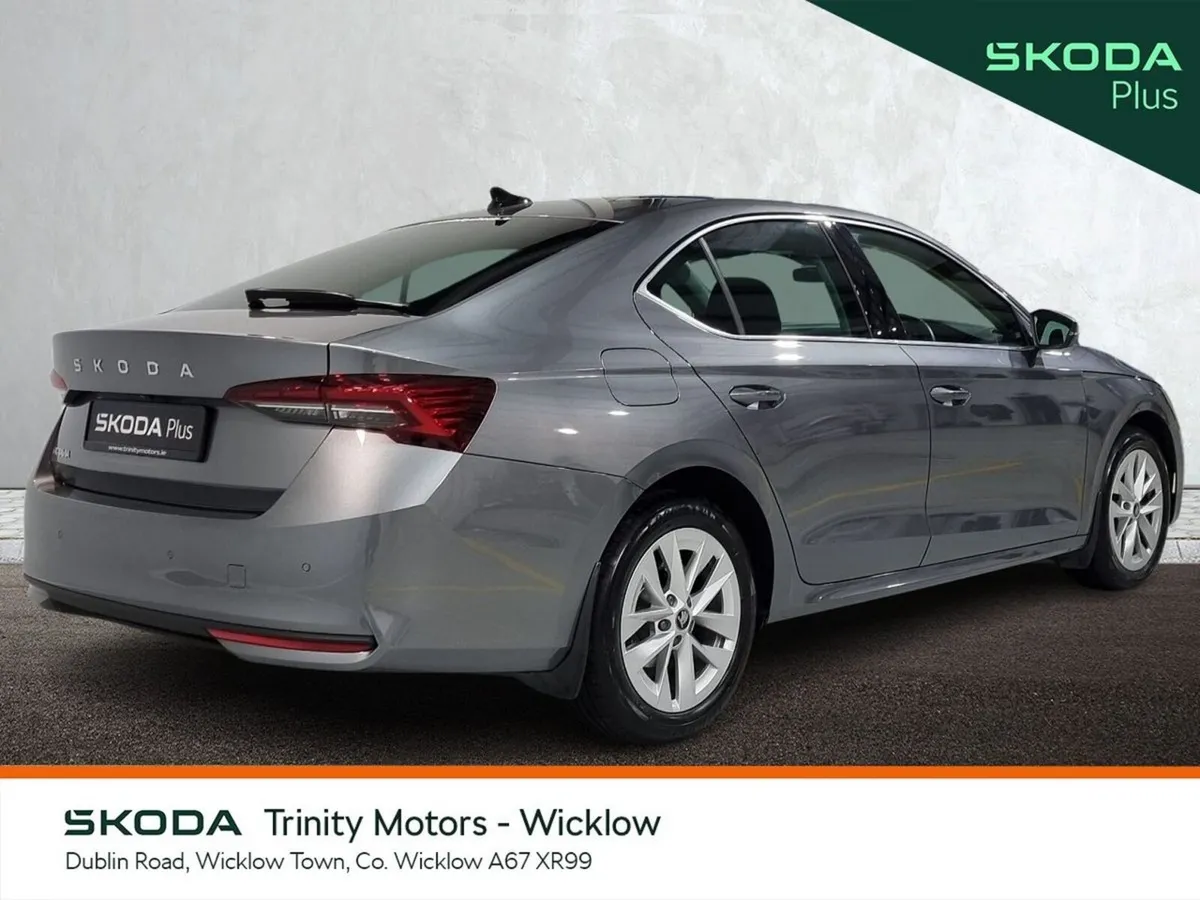Skoda Octavia Saloon, Petrol, 2026, Grey