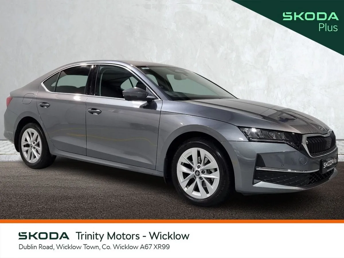 Skoda Octavia Saloon, Petrol, 2026, Grey