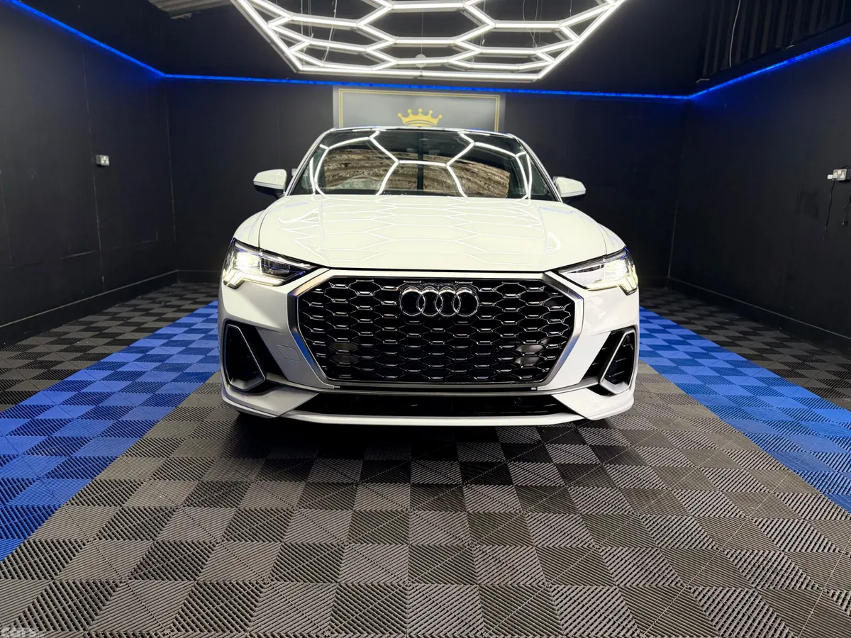 Audi Q3 SUV, Petrol Hybrid, 2023, White
