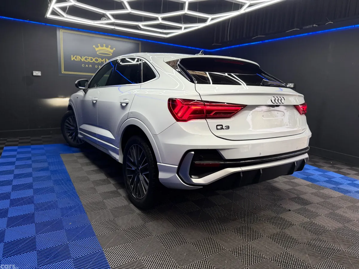 Audi Q3 SUV, Petrol Hybrid, 2023, White