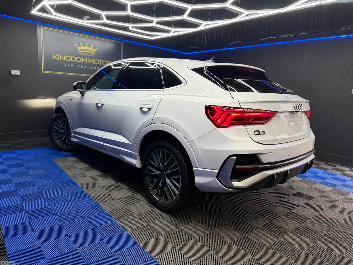 Audi Q3 SUV, Petrol Hybrid, 2023, White