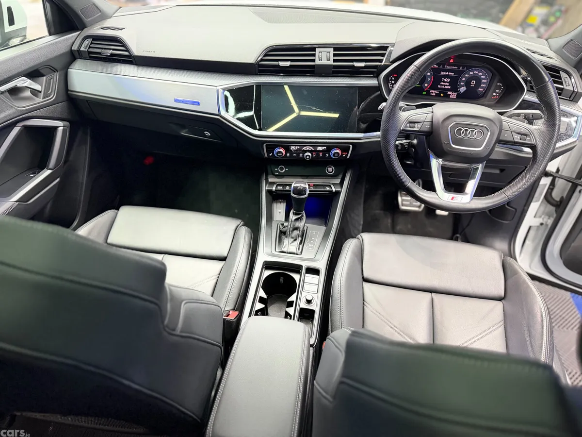 Audi Q3 SUV, Petrol Hybrid, 2023, White