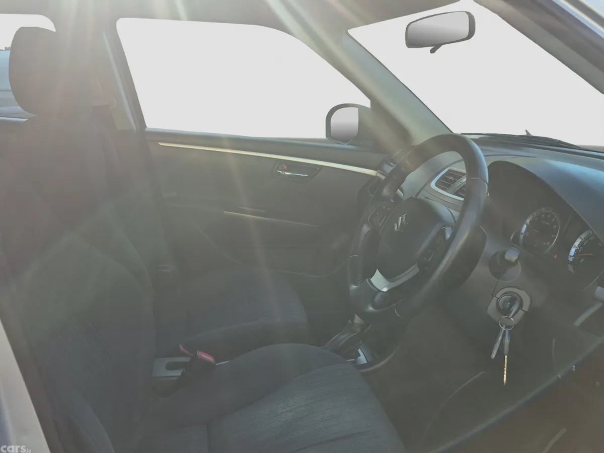 Suzuki Swift Hatchback, Petrol, 2014, Silver