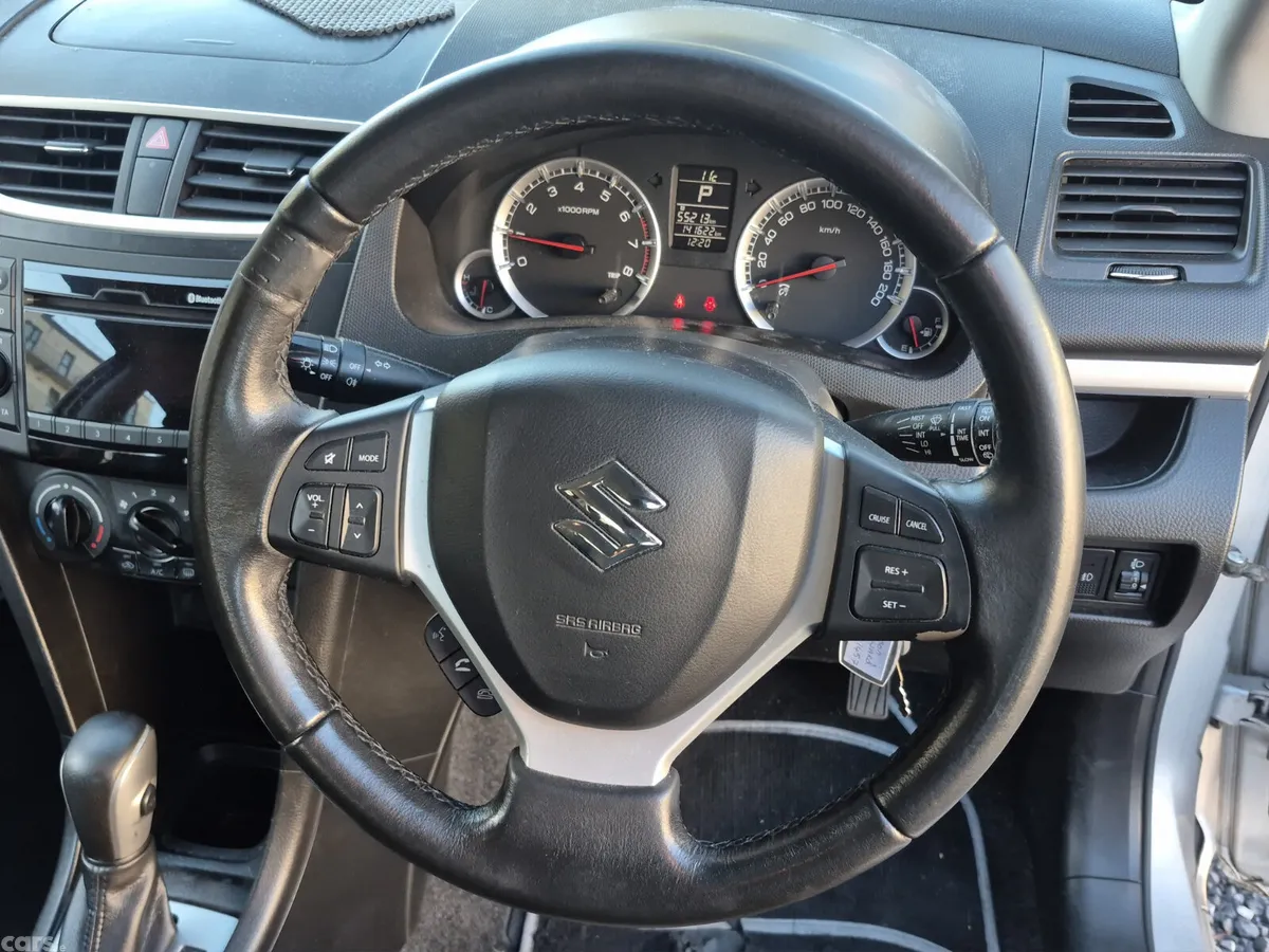 Suzuki Swift Hatchback, Petrol, 2014, Silver