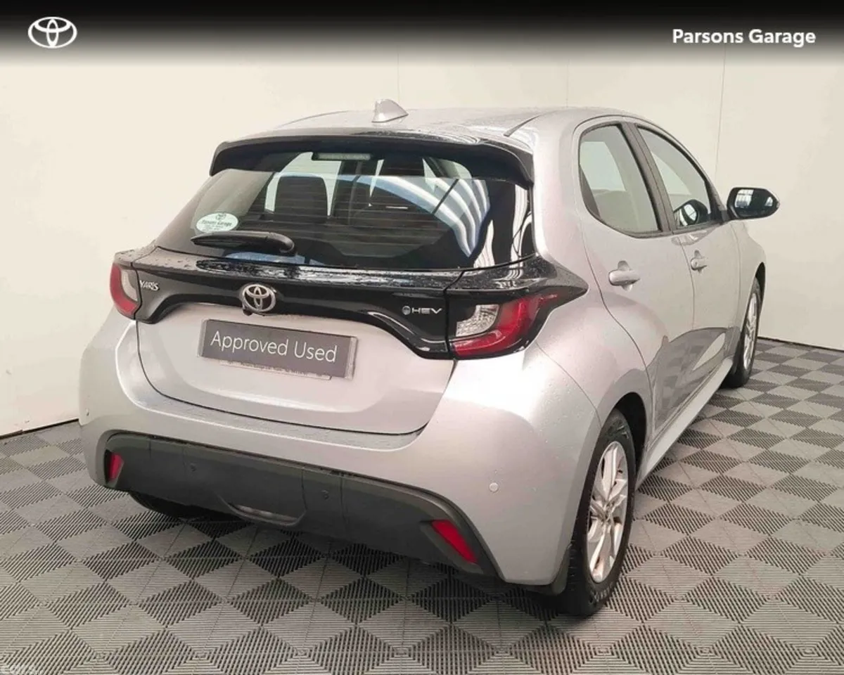 Toyota Yaris Hatchback, Petrol Hybrid, 2025, Silver