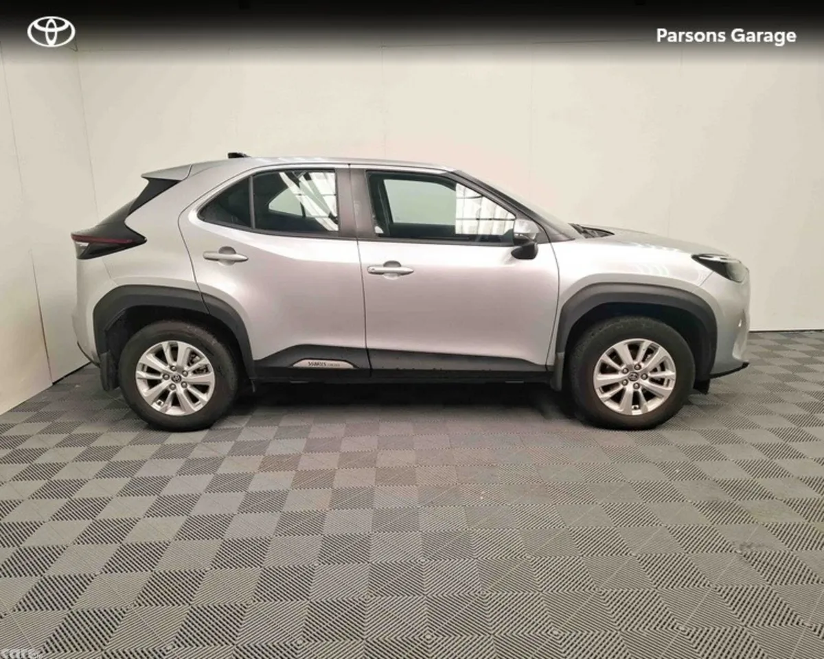 Toyota Yaris Cross Hatchback, Petrol Hybrid, 2026, Grey