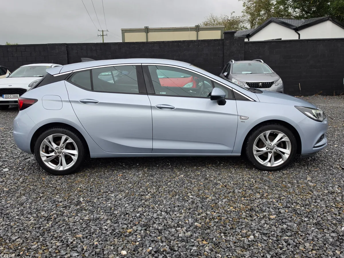 Opel Astra Hatchback, Petrol, 2016, Silver