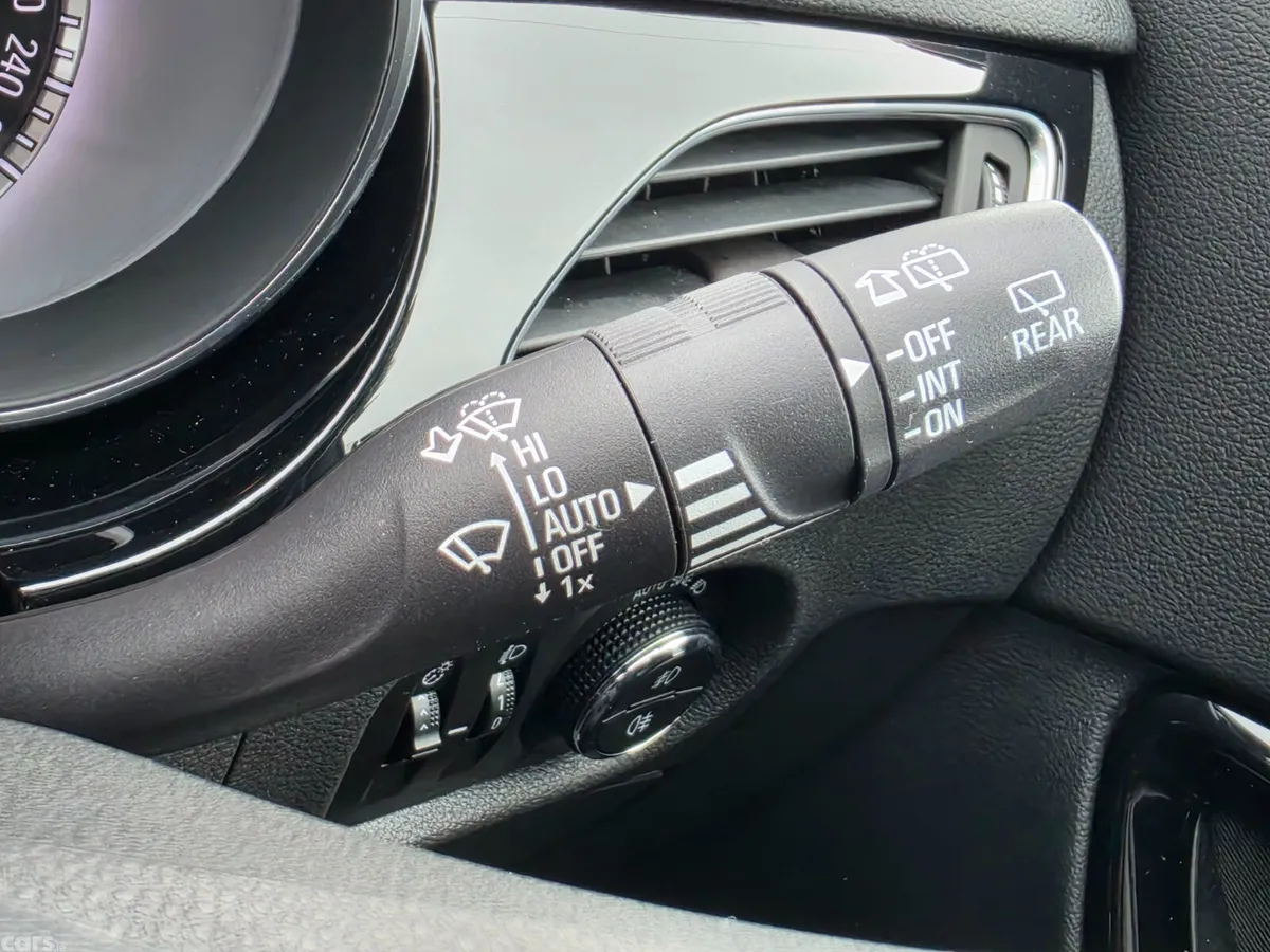 Opel Astra Hatchback, Petrol, 2016, Silver