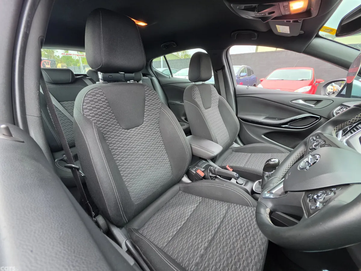 Opel Astra Hatchback, Petrol, 2016, Silver