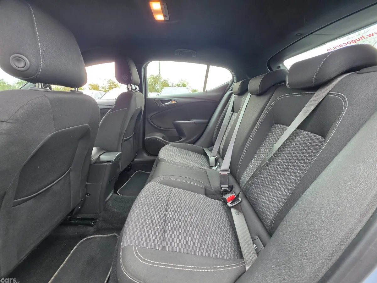 Opel Astra Hatchback, Petrol, 2016, Silver