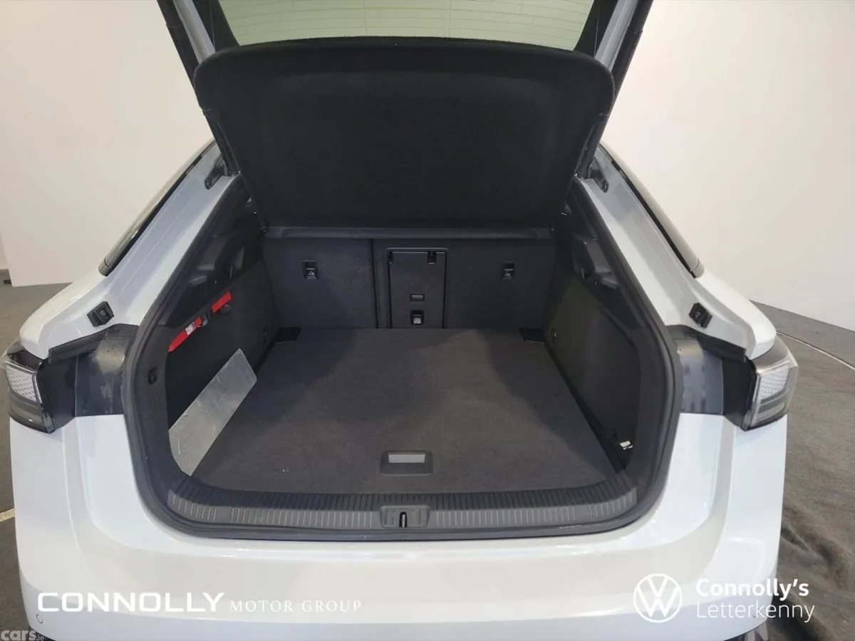 Volkswagen ID.7 Hatchback, Electric, 2024, White