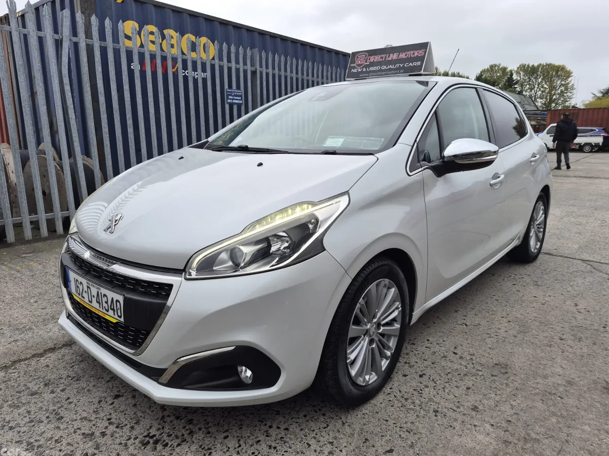 Peugeot 208 Hatchback, Petrol, 2016, White