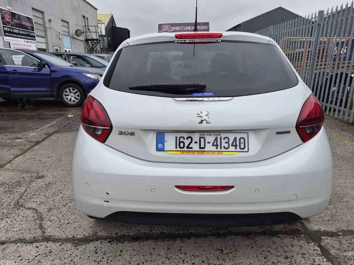 Peugeot 208 Hatchback, Petrol, 2016, White