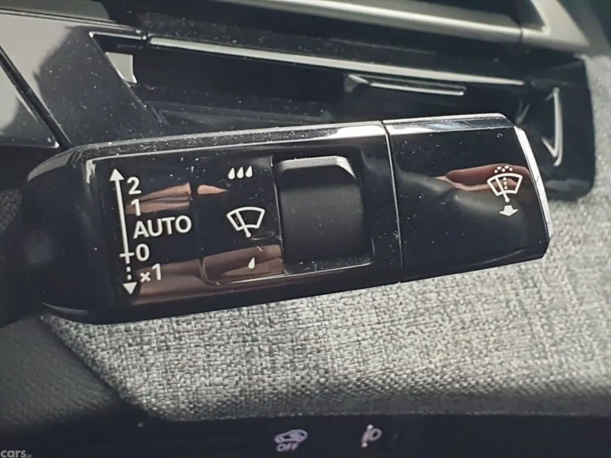 Peugeot 3008 MPV, Petrol, 2025, Grey