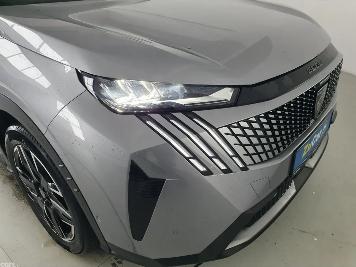 Peugeot 3008 MPV, Petrol, 2025, Grey