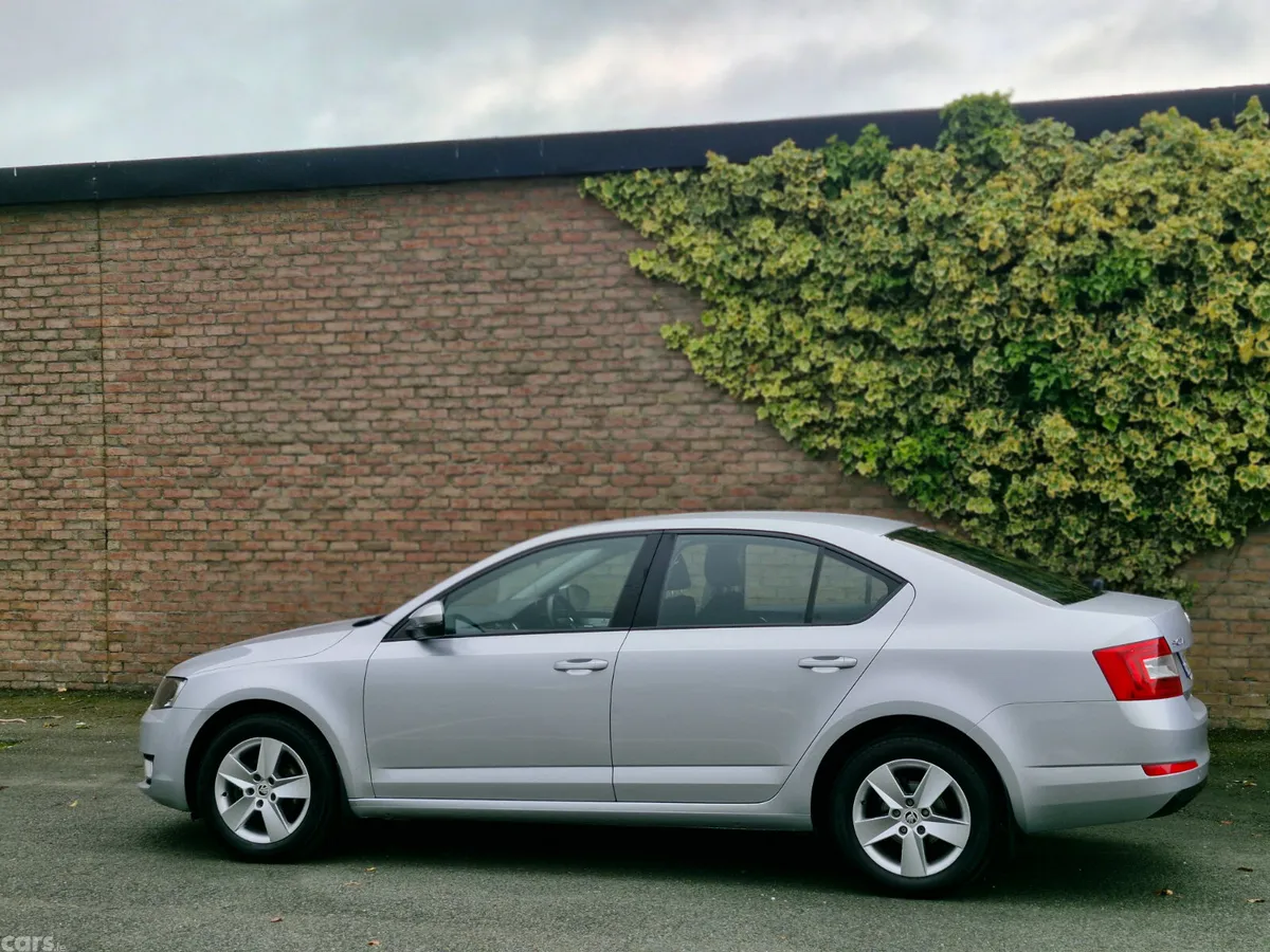 Skoda Octavia Saloon, Diesel, 2016, Silver