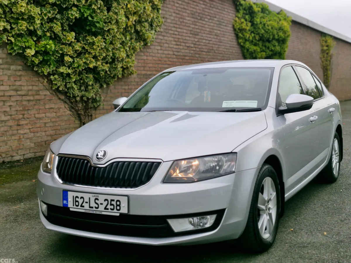 Skoda Octavia Saloon, Diesel, 2016, Silver