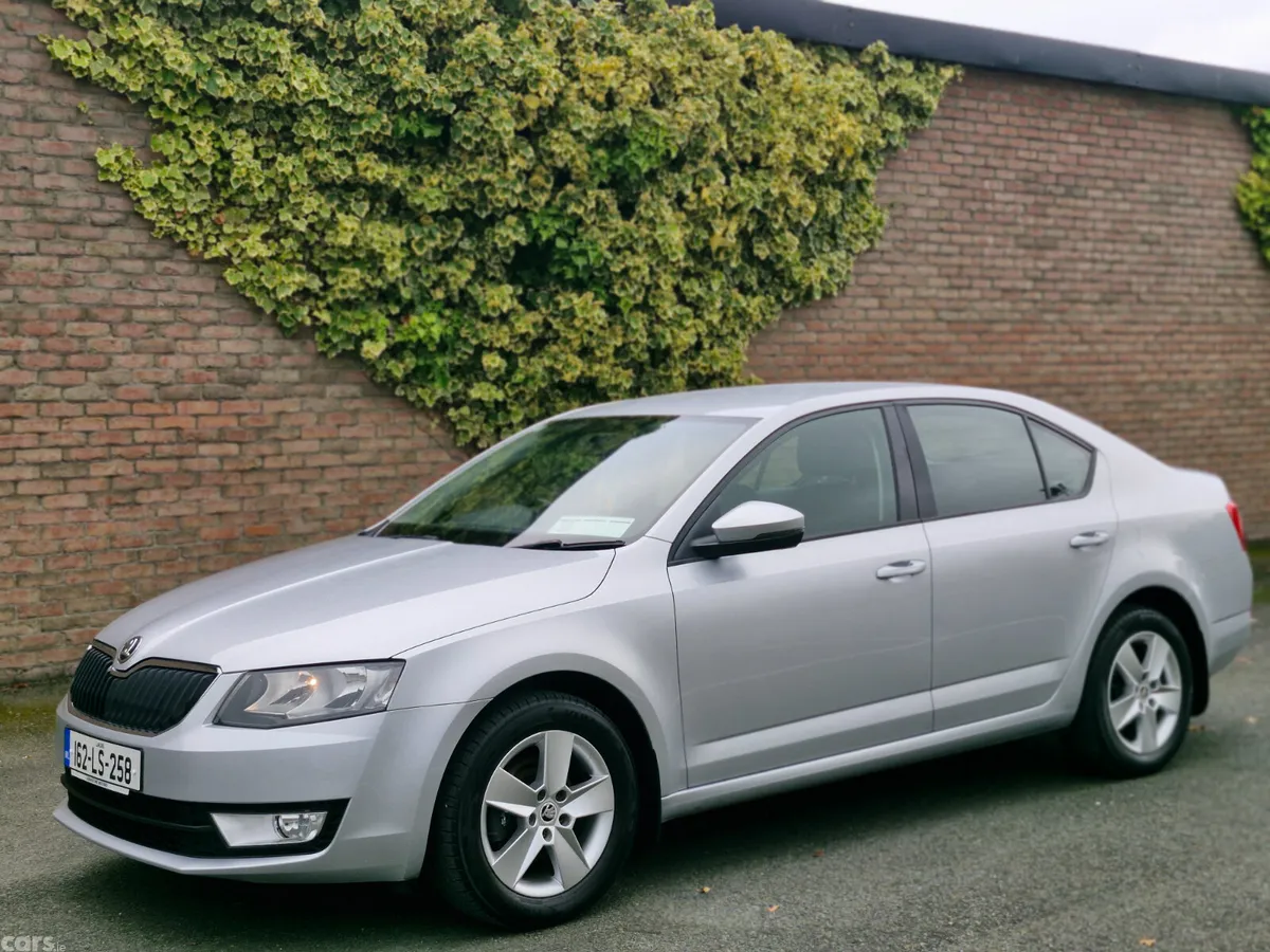 Skoda Octavia Saloon, Diesel, 2016, Silver
